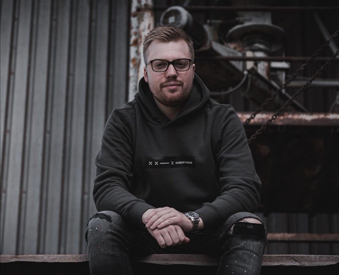 Alex Skrindo