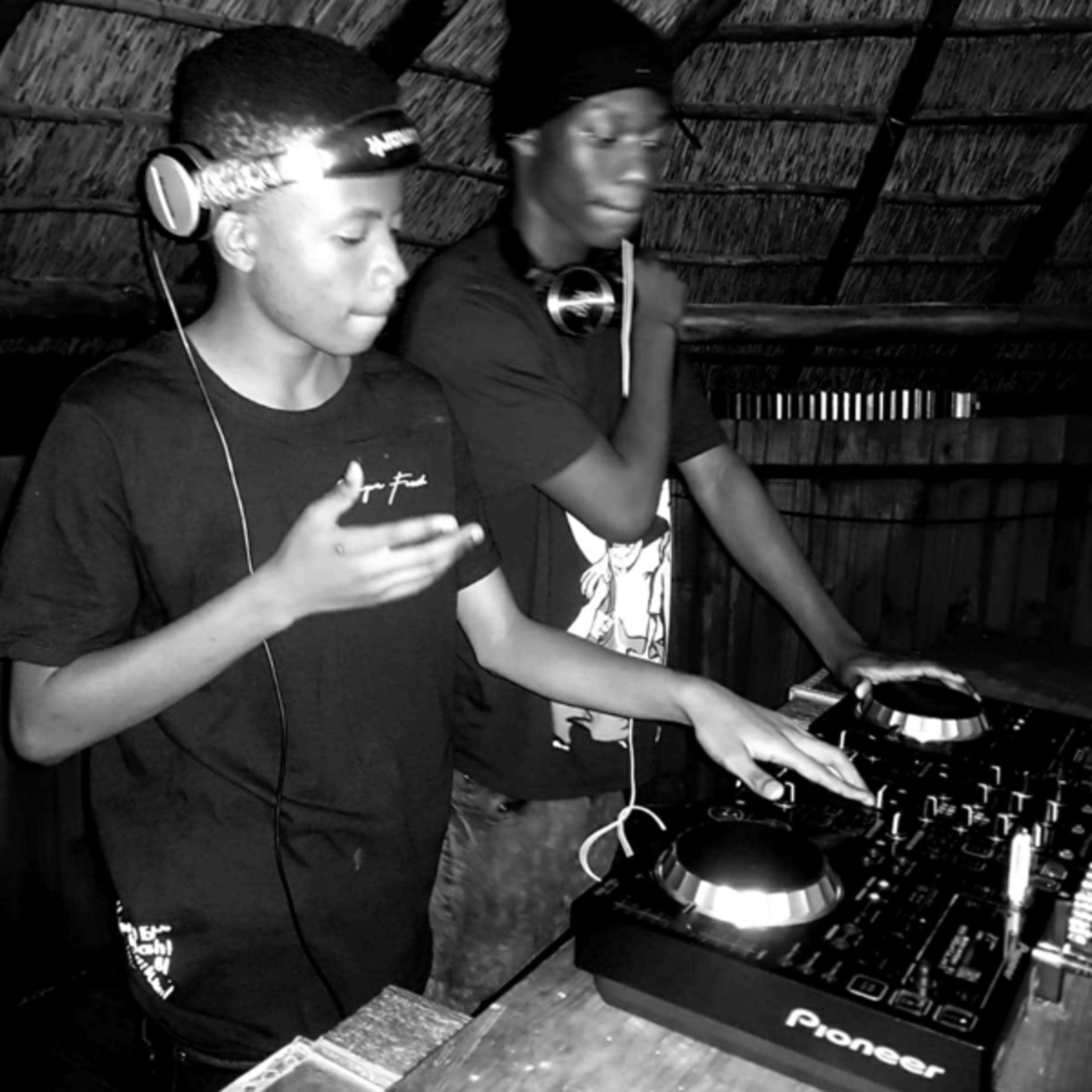 929 (feat. Play & Power)