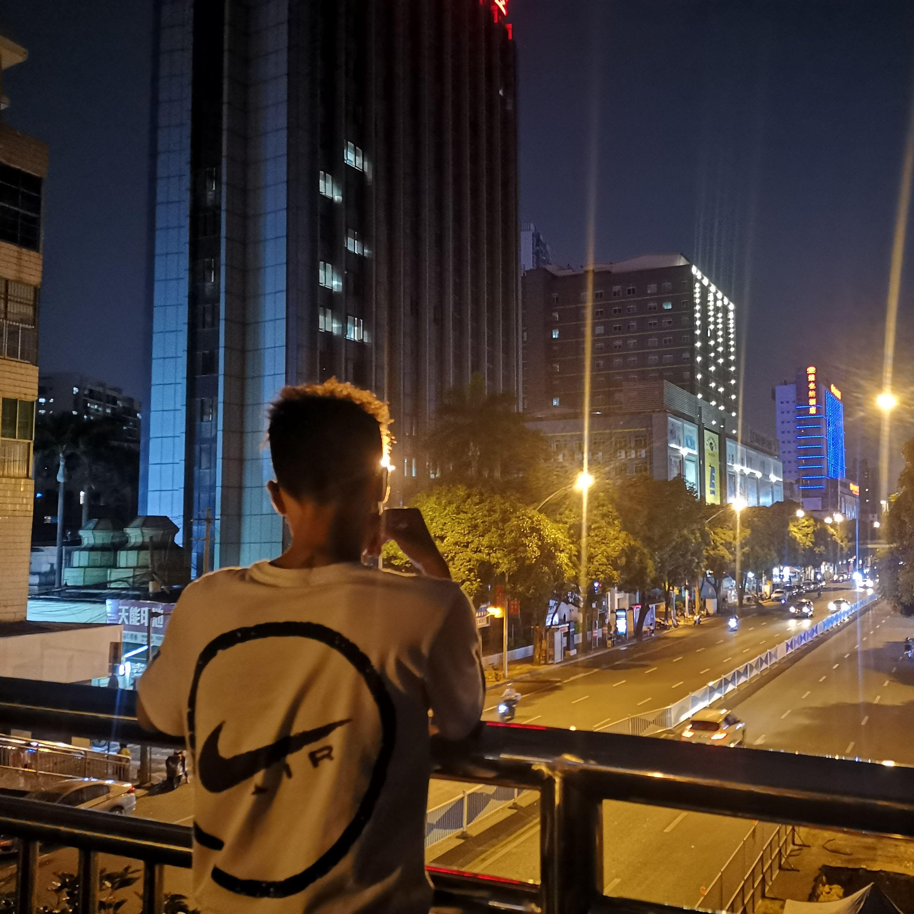 迷幻咚鼓太空舱