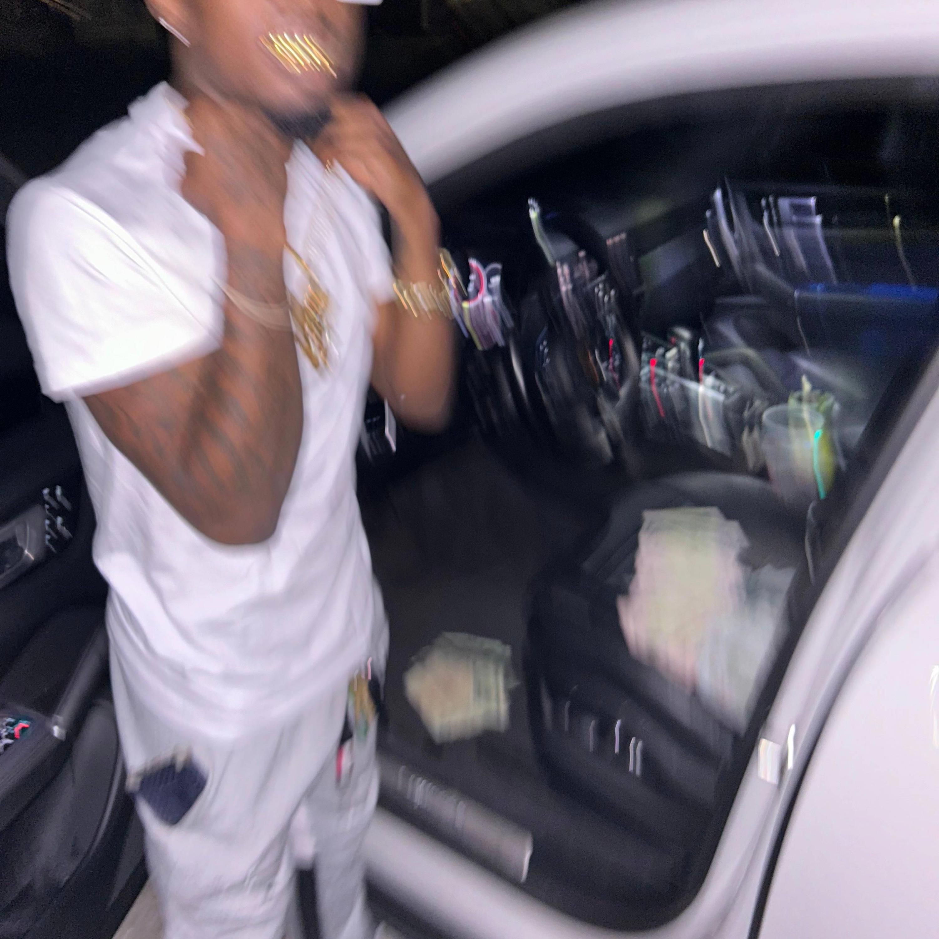 Hold up wait (feat. Ag lotti)