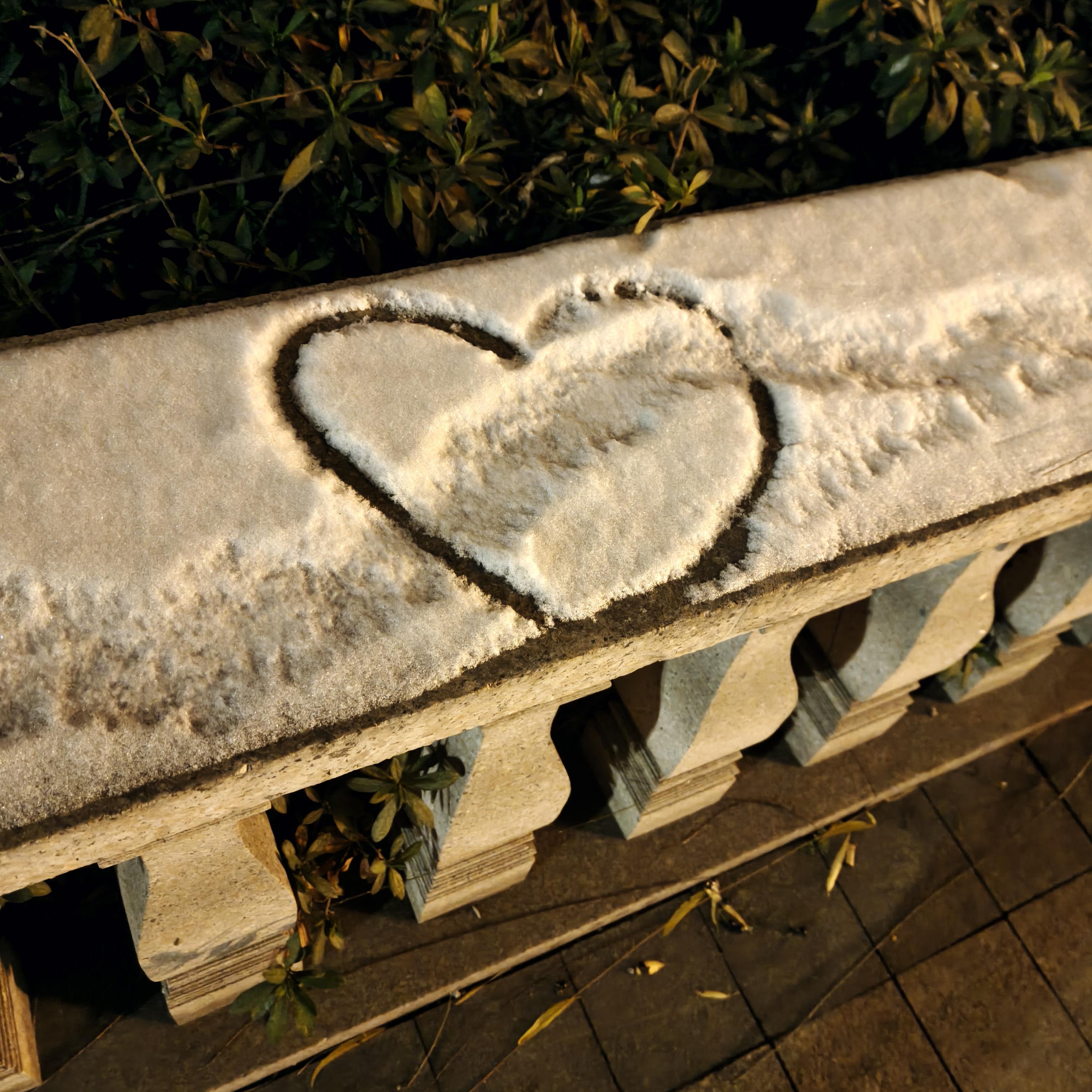 暗恋成真后的仓促离别封面