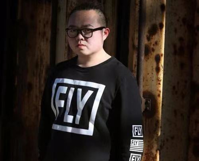 李东信