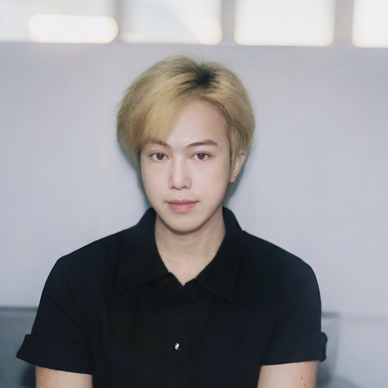 幸福是场追尾封面