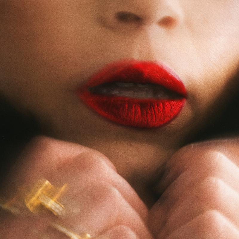 FEMME FATALE封面