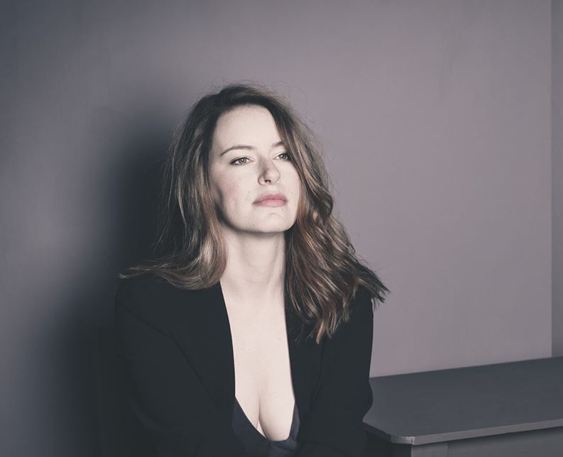 Carrie Mac