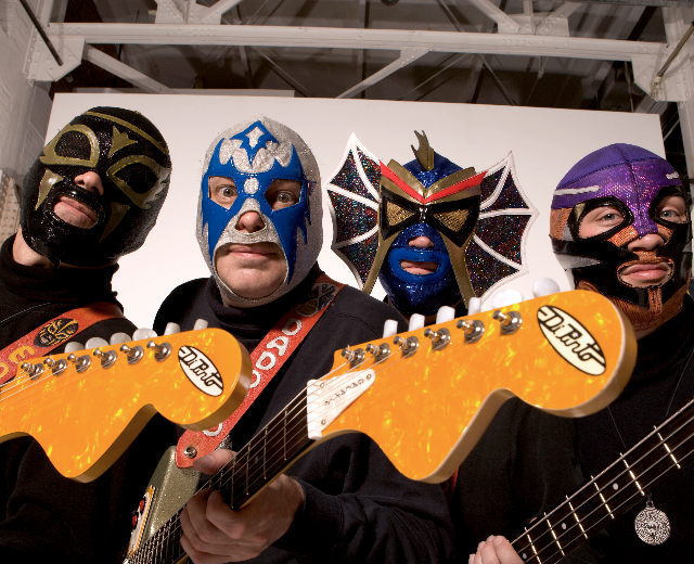 Los Straitjackets