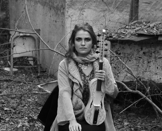 Ana Alcaide