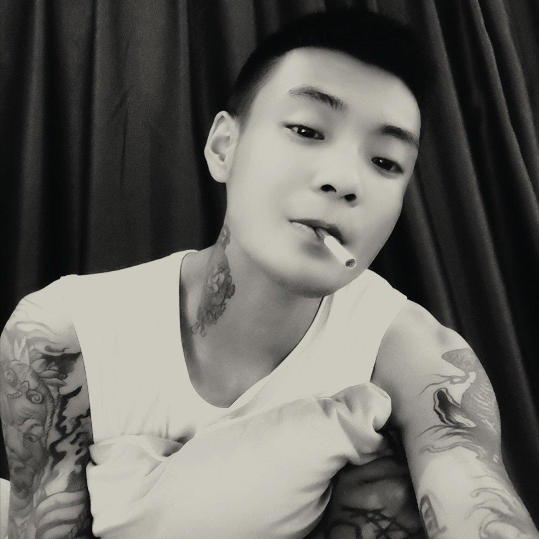 李佳南-阳光不燥微风正好封面