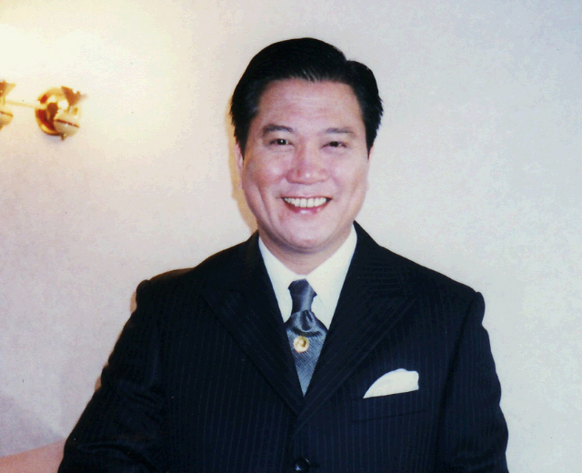 万梓良