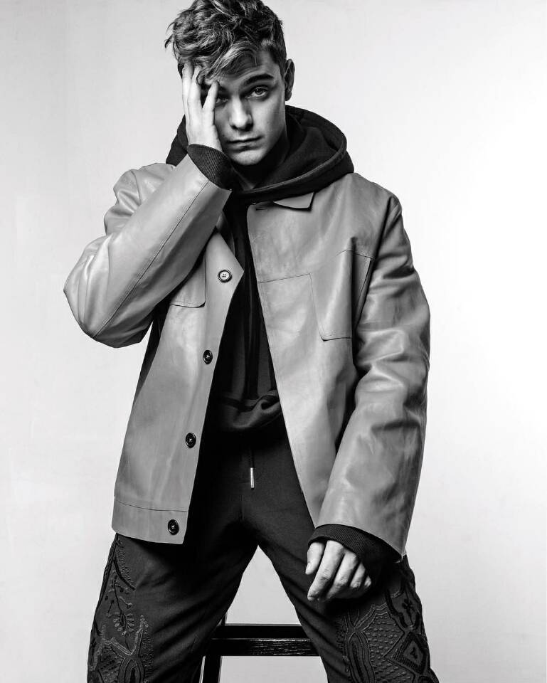 Zedd - Let me love you(Garrix K  Mashup)