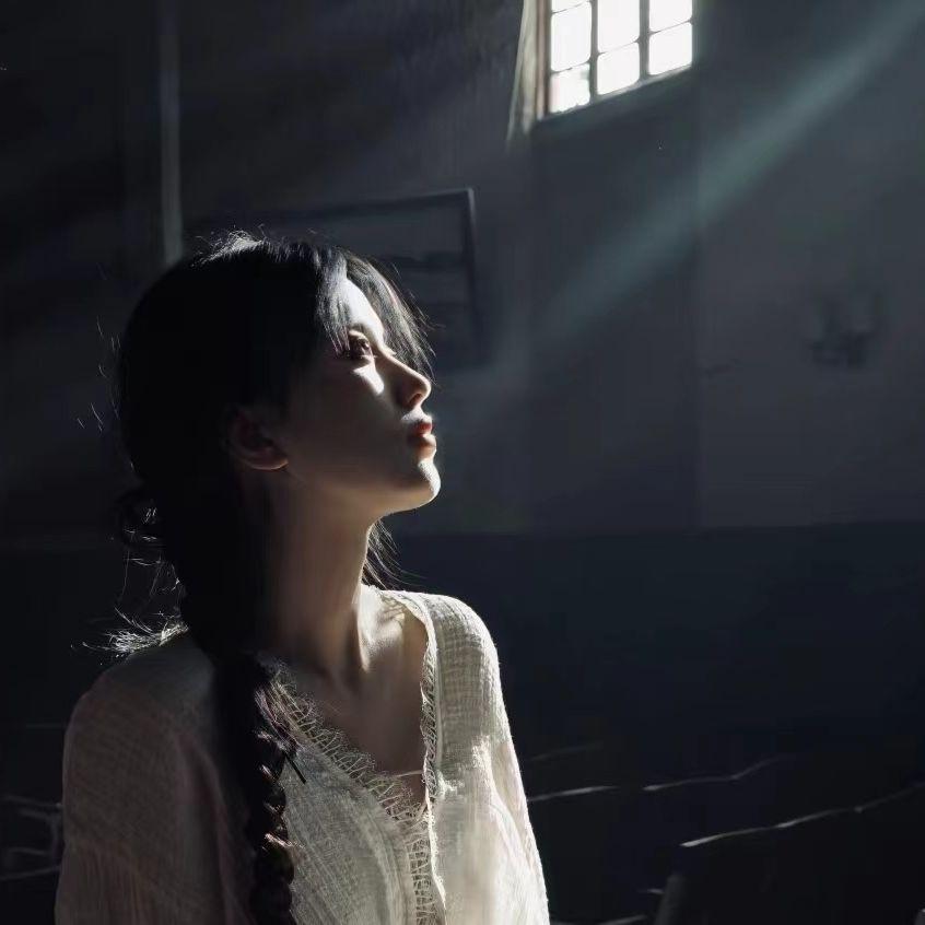 需要人陪（女版）封面