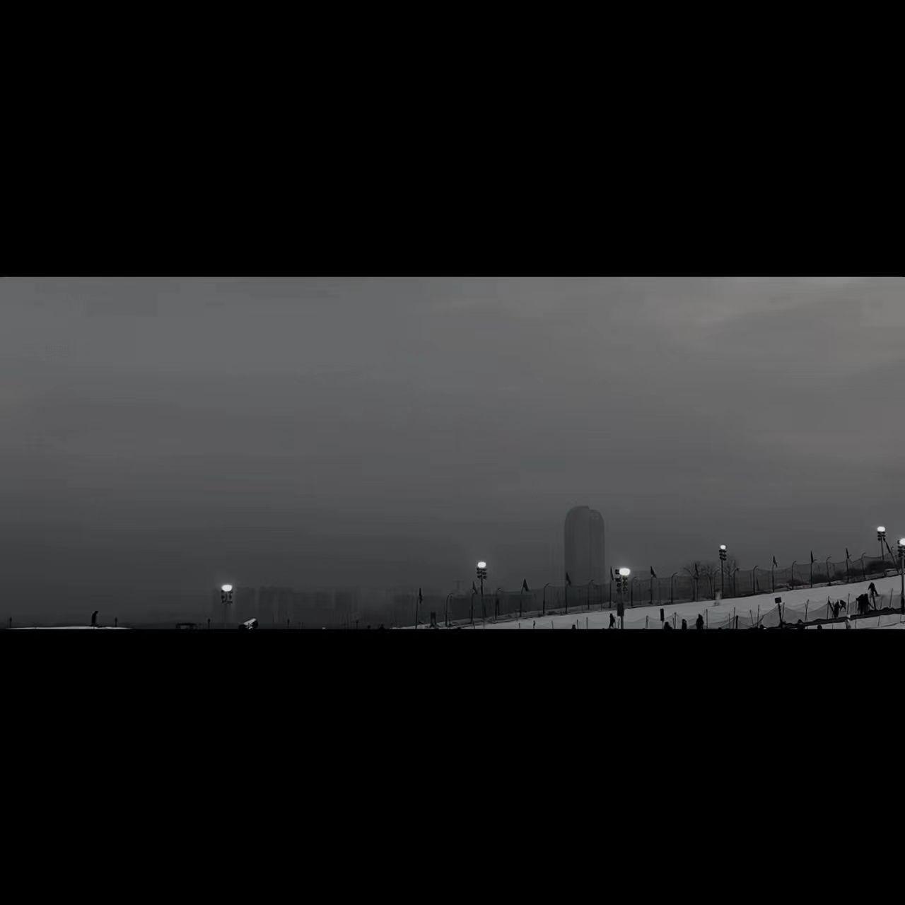 三个人的晚餐封面
