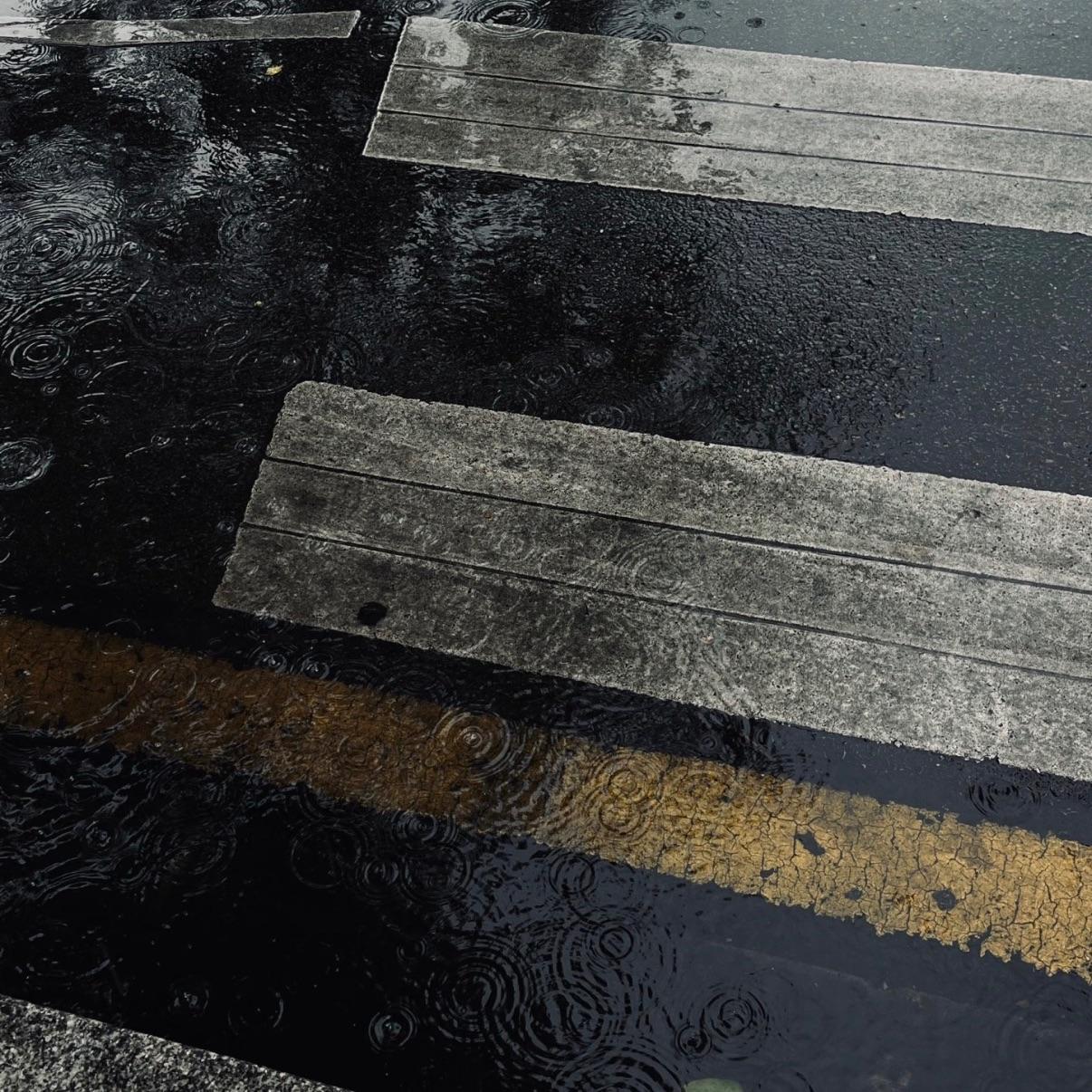 Rainy day（下雨天☔️）封面