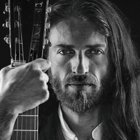 Estas Tonne