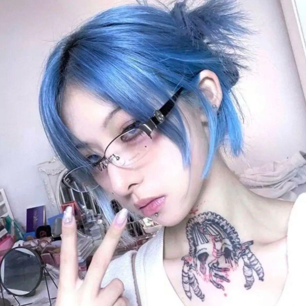 Super Freak Girl X Luxurious