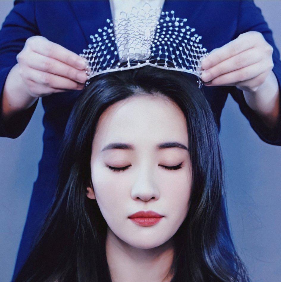 做自己的女王，不卑不亢