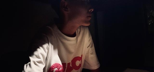 来去散无痕头像