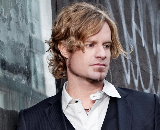 Arno Carstens