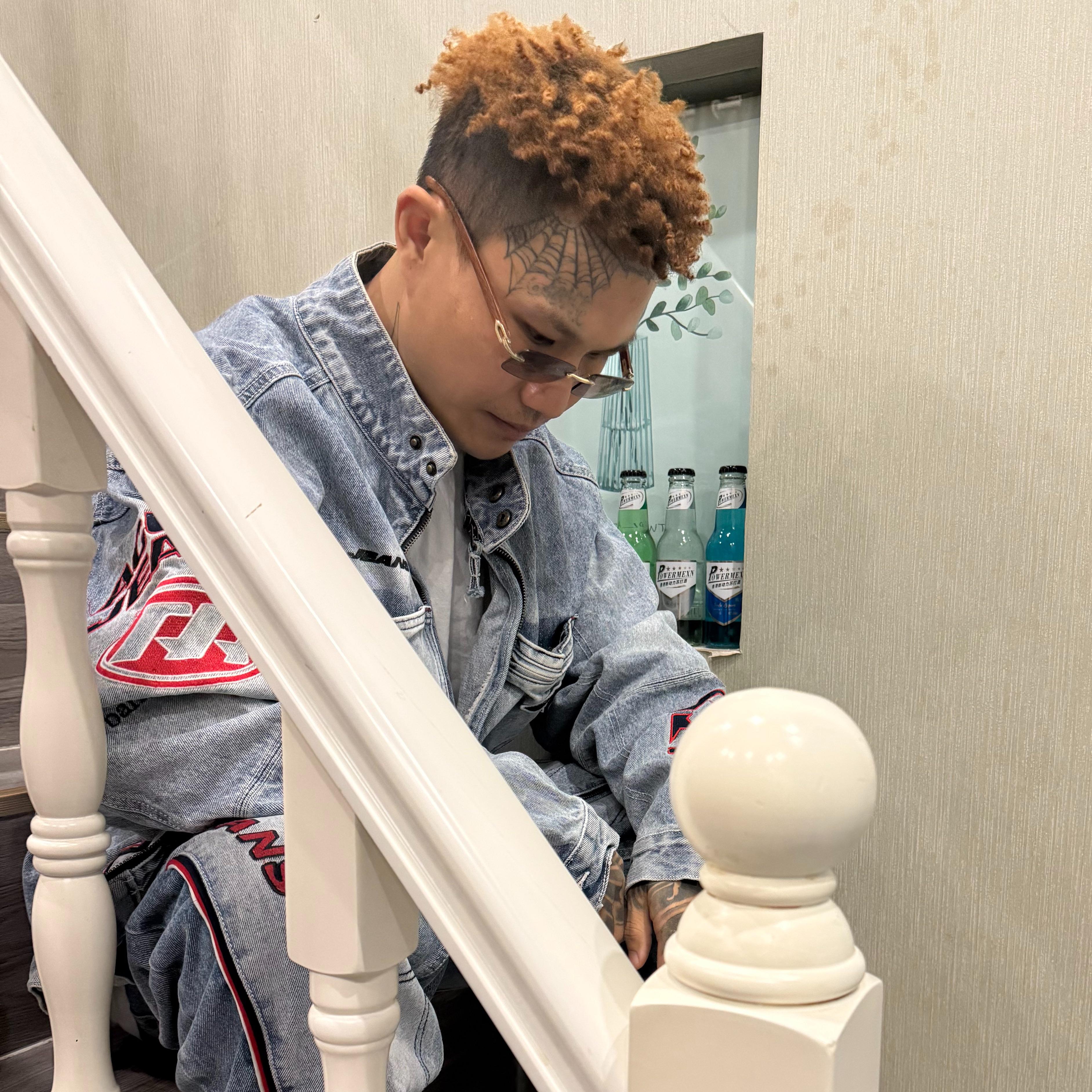 大展宏图（别墅里面唱 k） banner