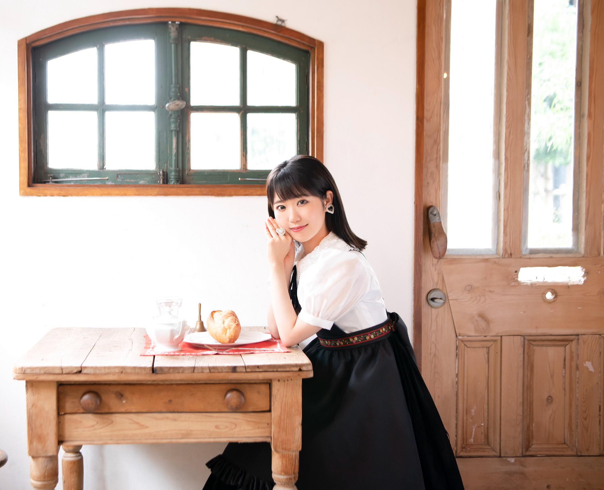 東山奈央