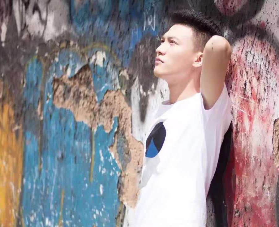 罗靖宇