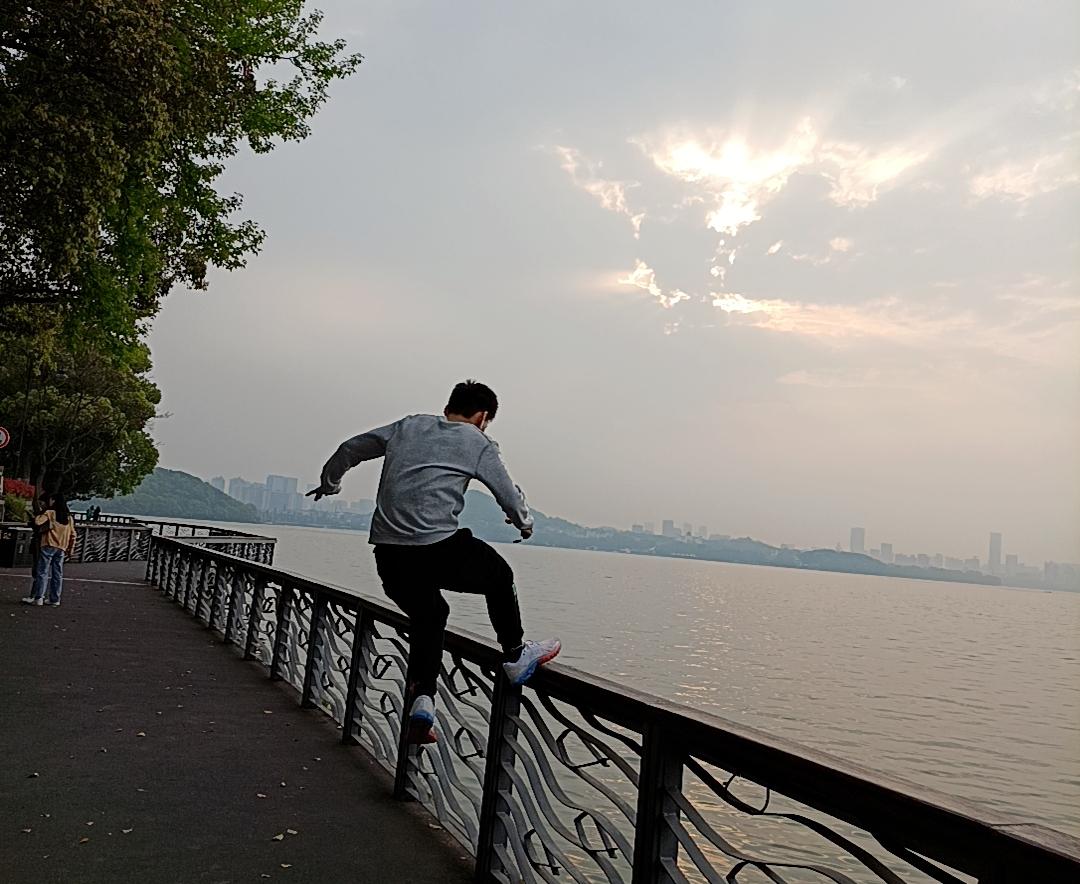 李文康