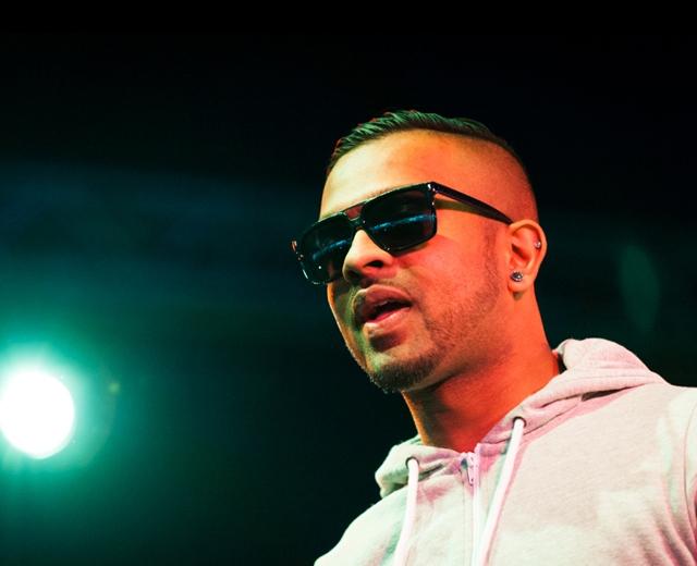 Mumzy Stranger