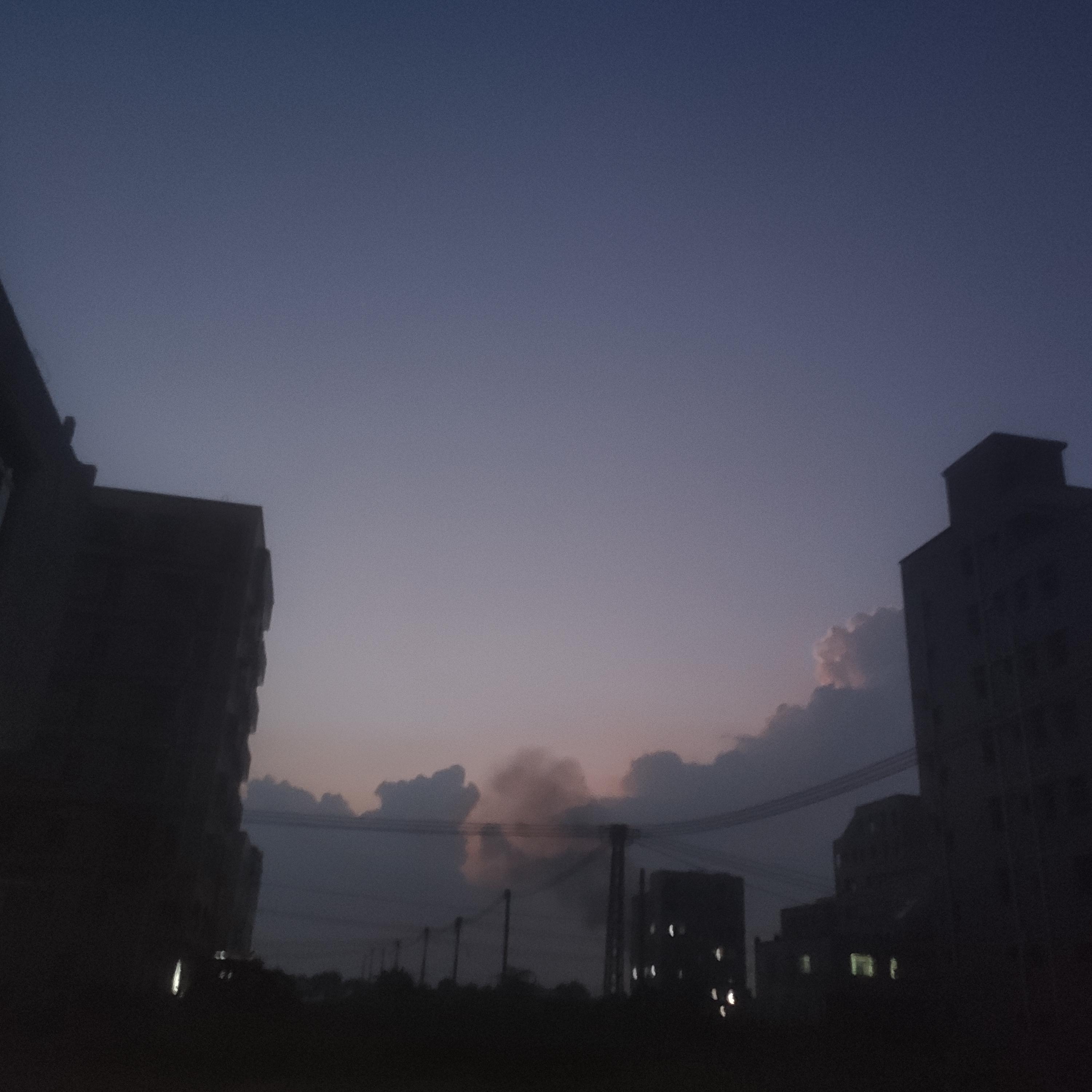 Buzzy-执迷remix（王飞扬 remix）