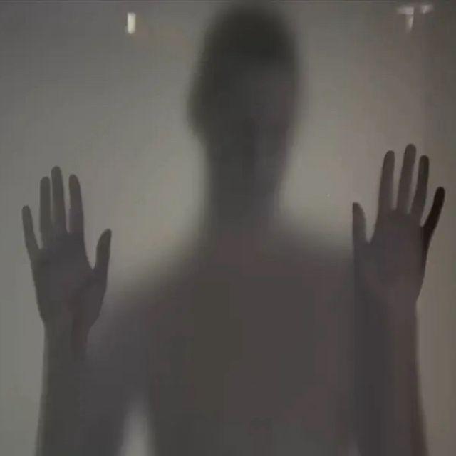迷墙封面