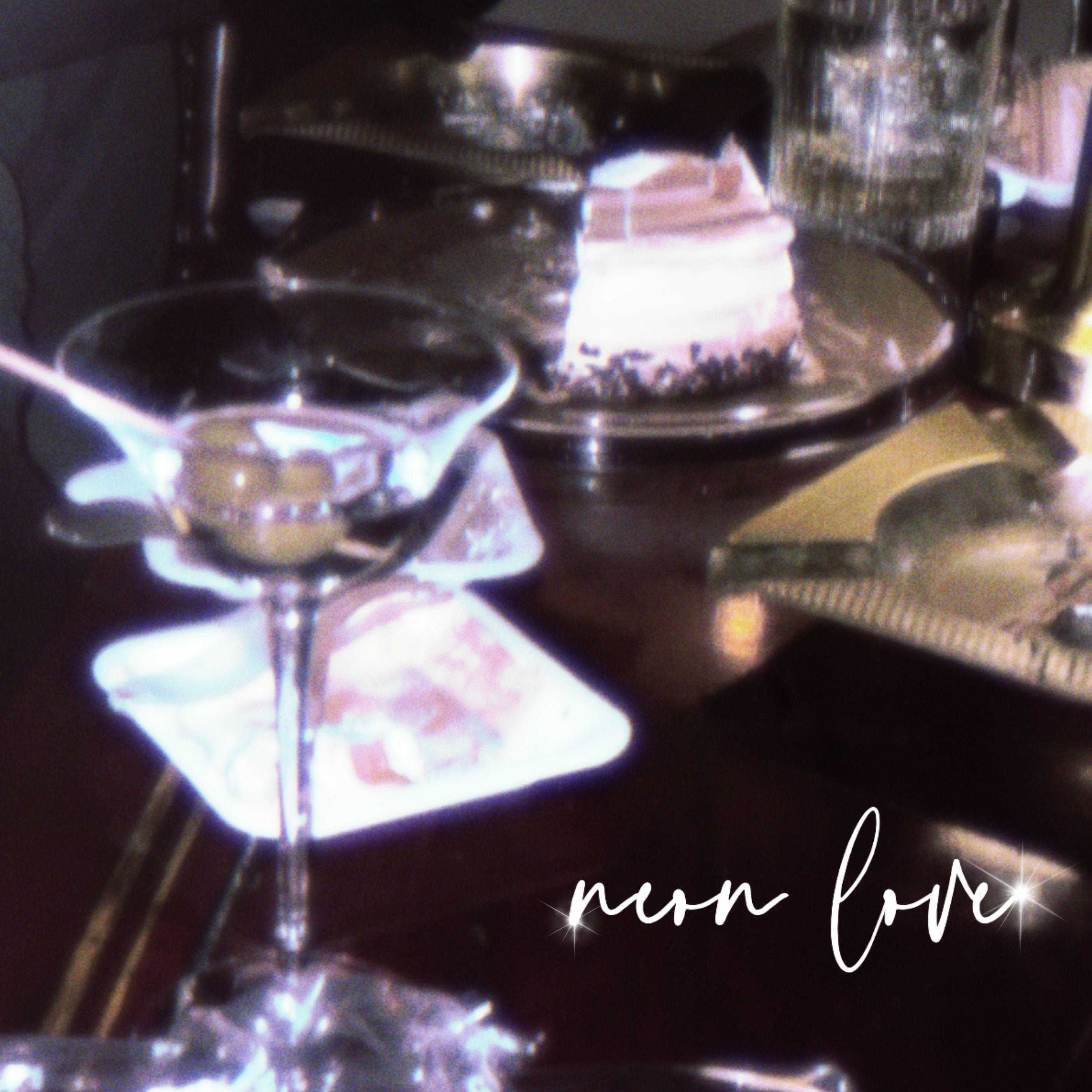 ♡NEON LOVE♡_BLURRY KISS_neon love | 在线播放_♡NEON LOVE♡歌词_♡NEON LOVE♡下载 | 网易云音乐