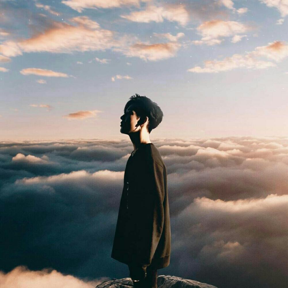 一个人去巴黎封面