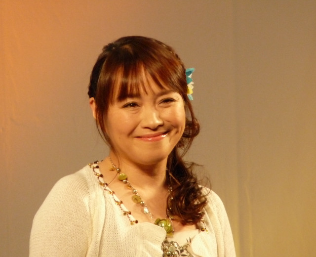 井上あずみ