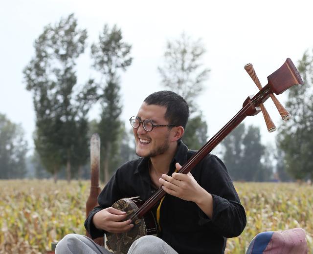 张尕怂