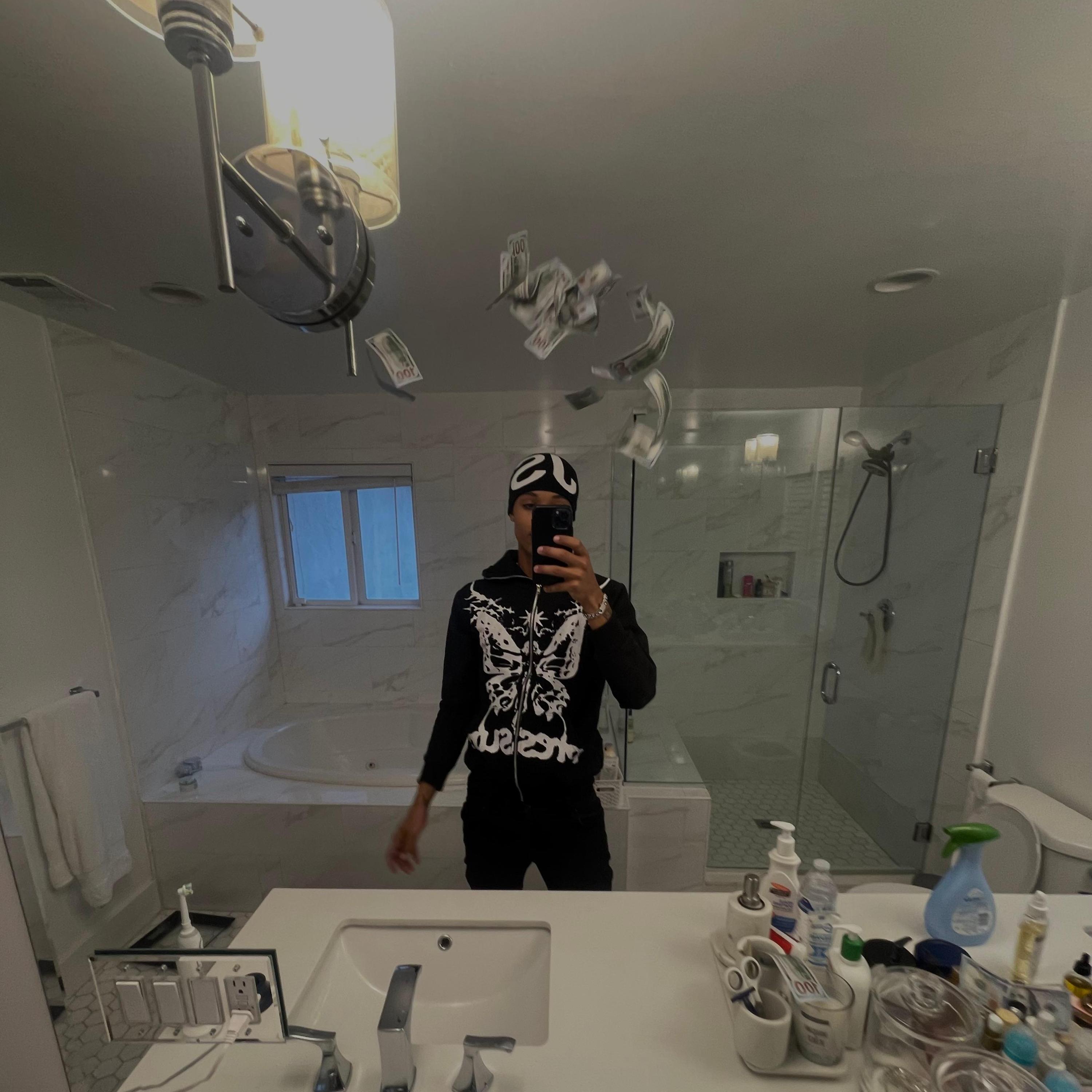 Geekin (feat. Lawsy)