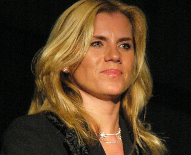 Leona MacHalkova