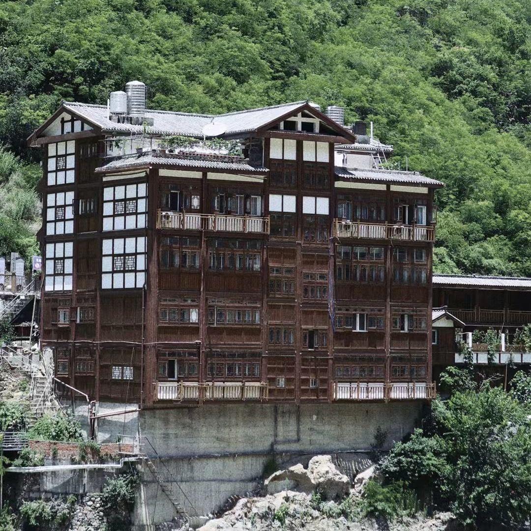 鼓楼 - 嗯哼.封面