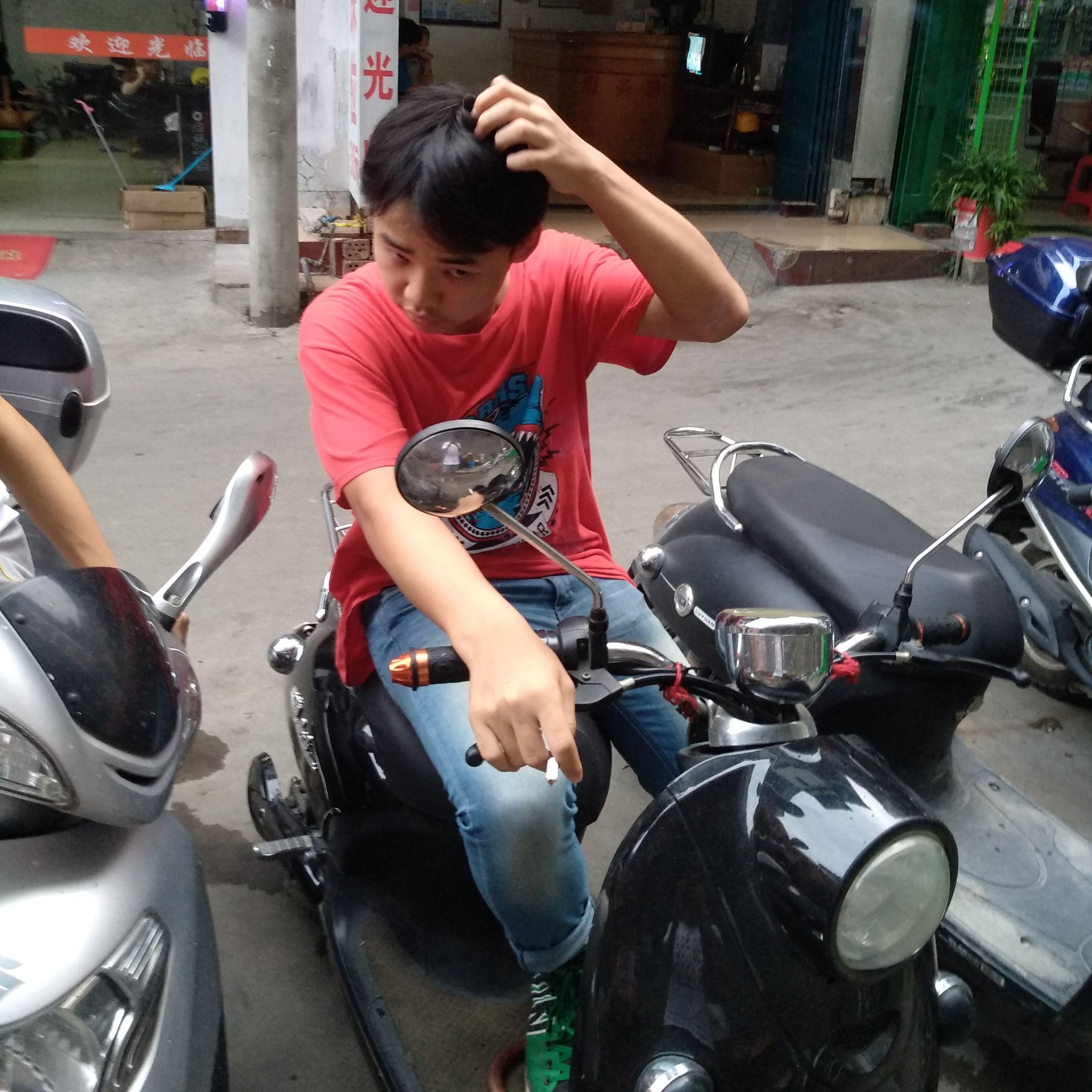 爱不疚live封面