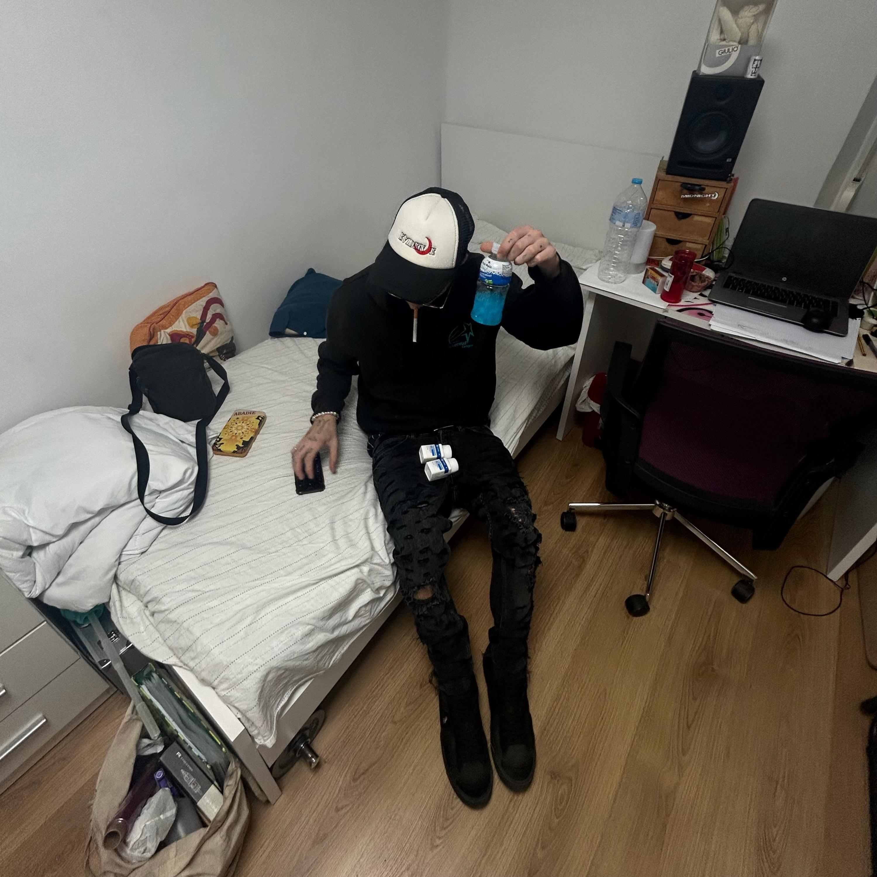 loreal moncler (feat. 2krazy4disworld)