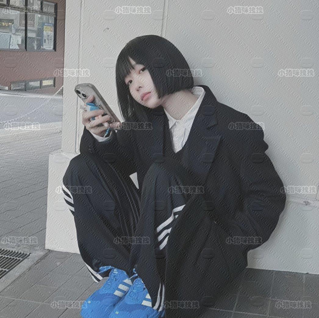 灰色封面