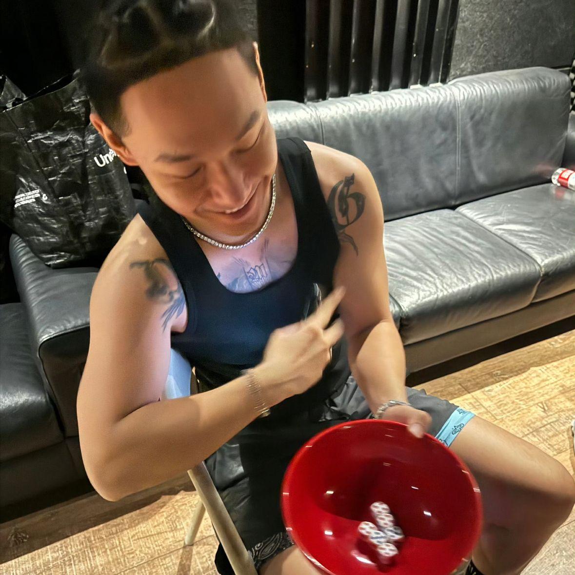 我脱下我的外套披上给你穿（mac demo）