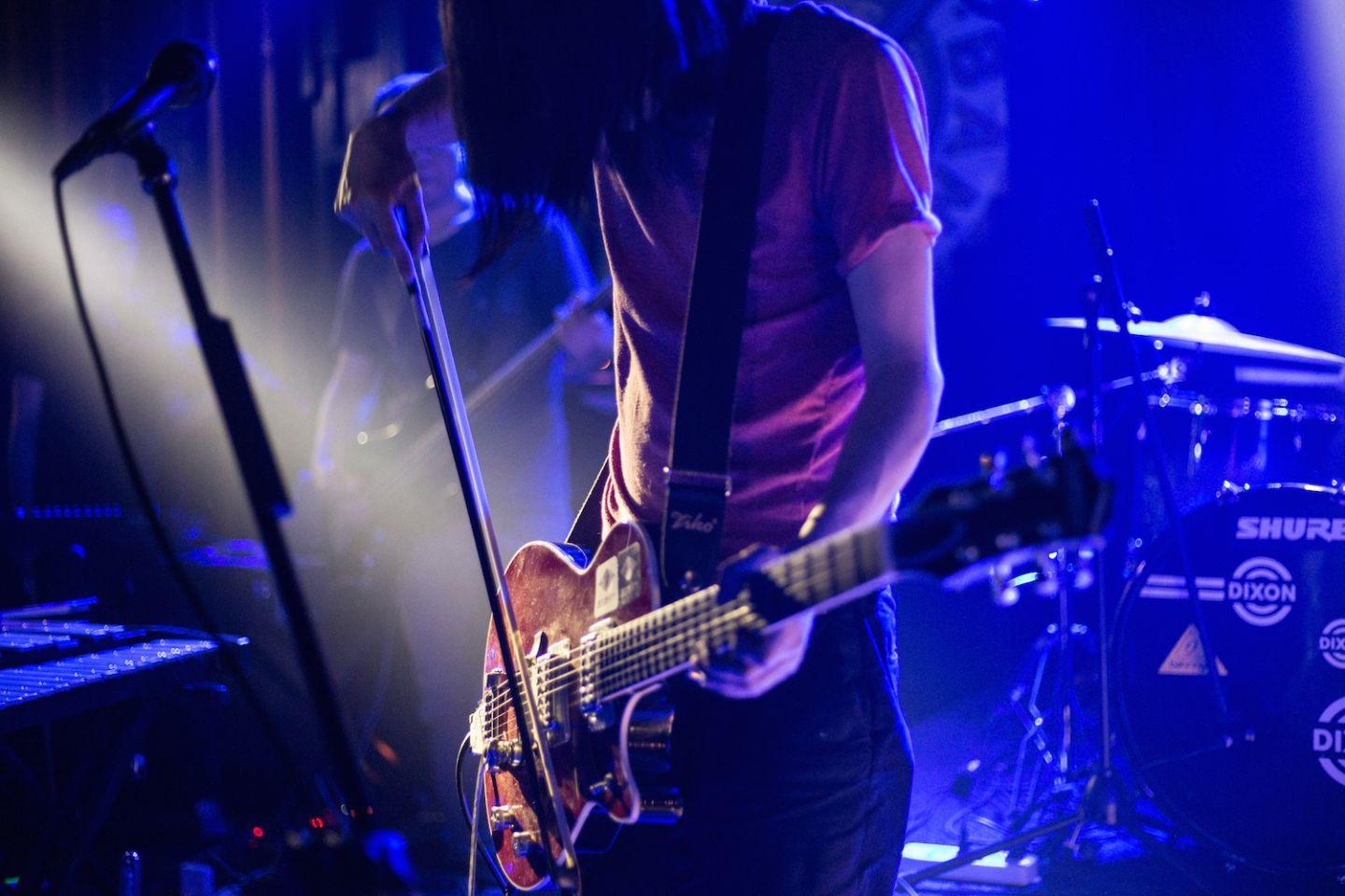 古琴长笛螺丝刀,后摇里都有哪些特别的乐器