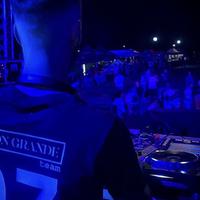 Larion Grande资料,Larion Grande最新歌曲,Larion GrandeMV视频,Larion Grande音乐专辑,Larion Grande好听的歌