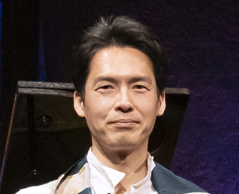 小滨明人
