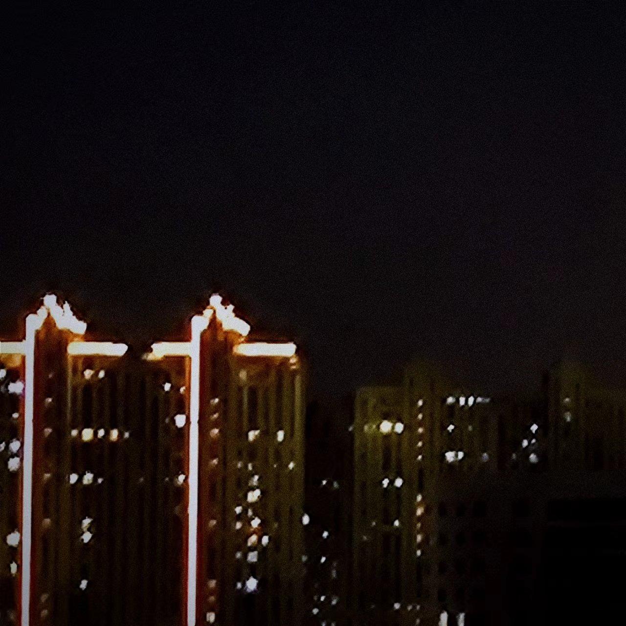 我在炎热的夏天等待孤独的冬（prod.yon）封面