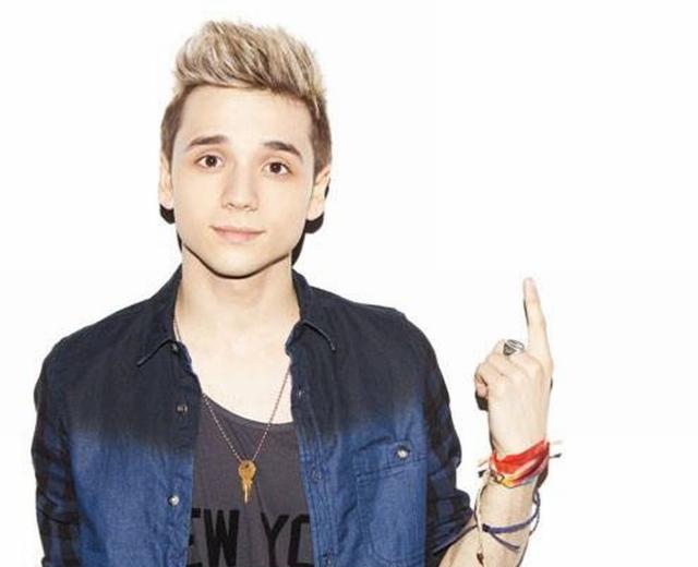 Elyar Fox