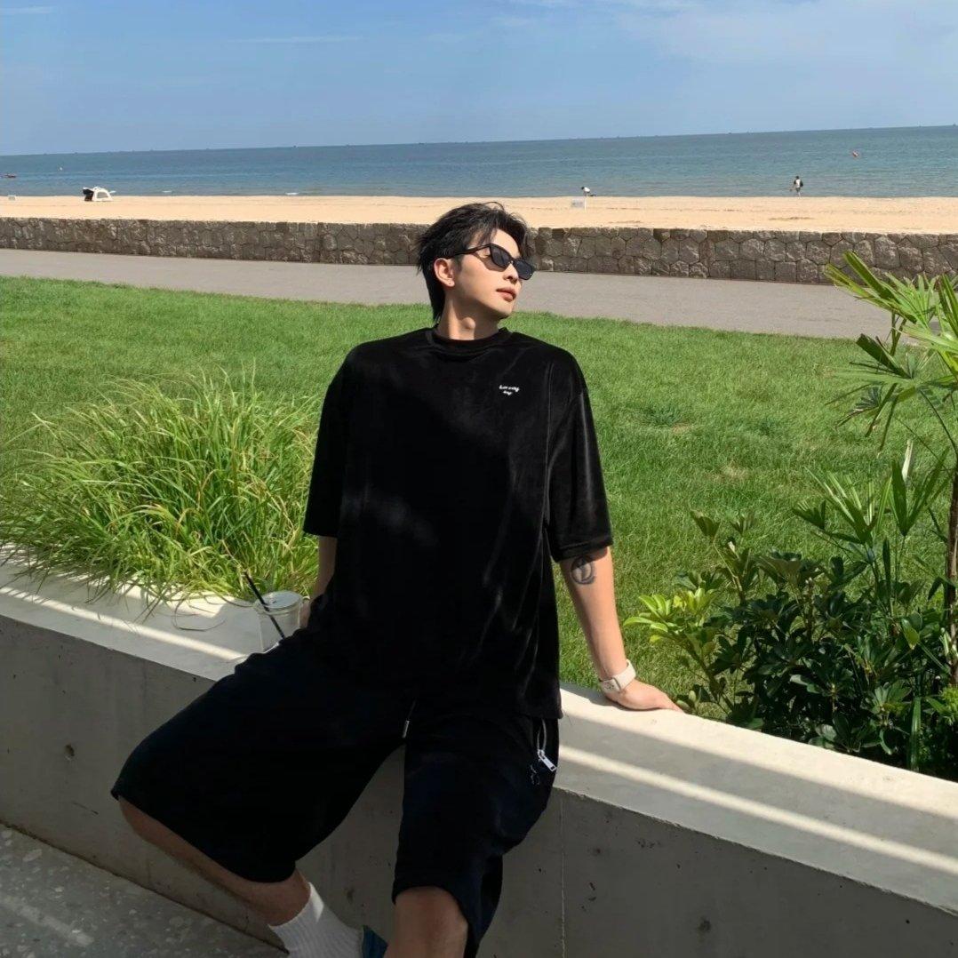 自由永不落俗封面