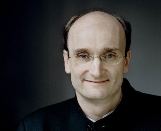 Andrew Manze