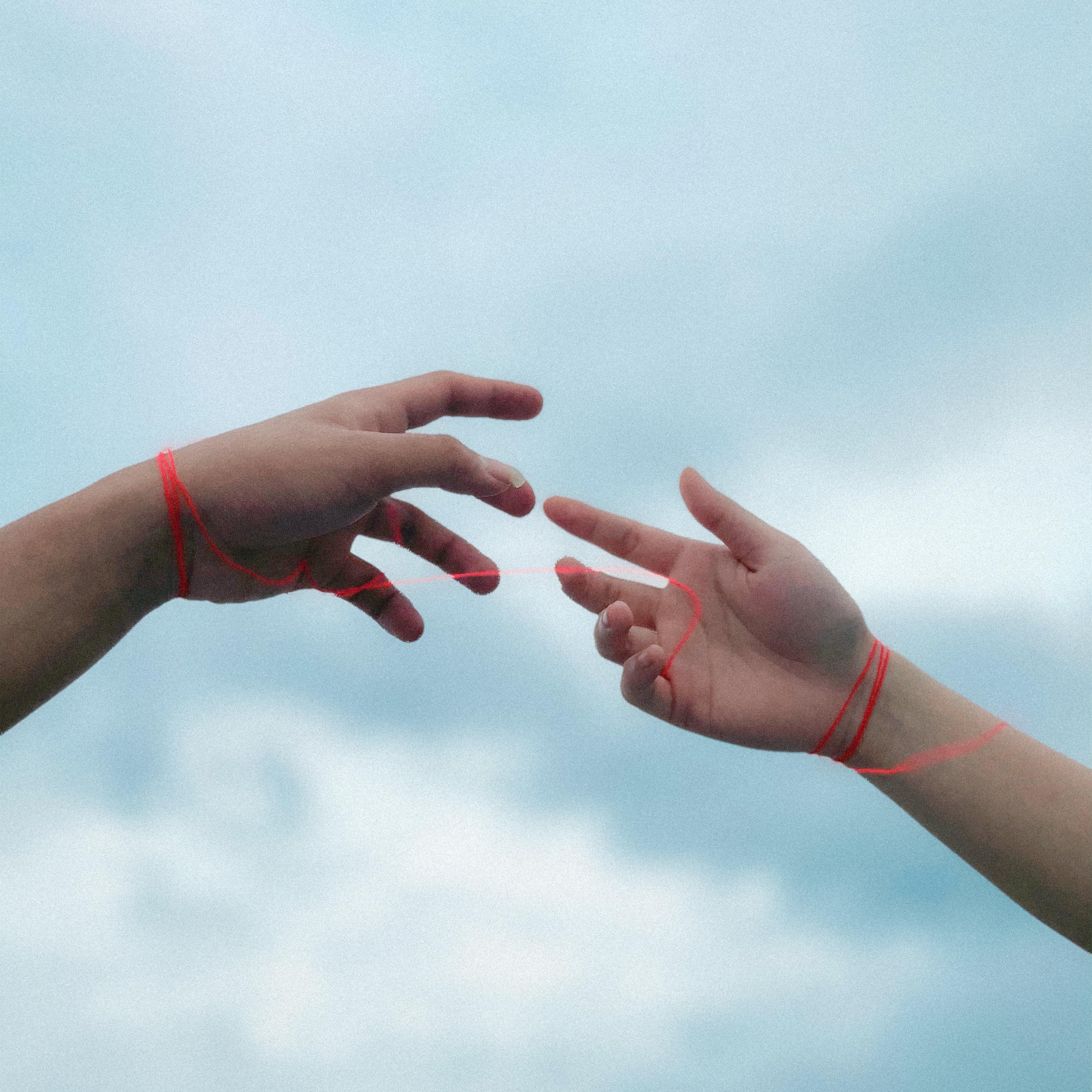 Yêu Là Xa Là Yêu