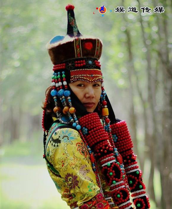 《中国著名女诗人诗选_九位女诗人抗疫作品|娱道文化战“疫” 《中国著名女诗人诗选_九位女诗人抗疫作品|娱道文化战“疫”