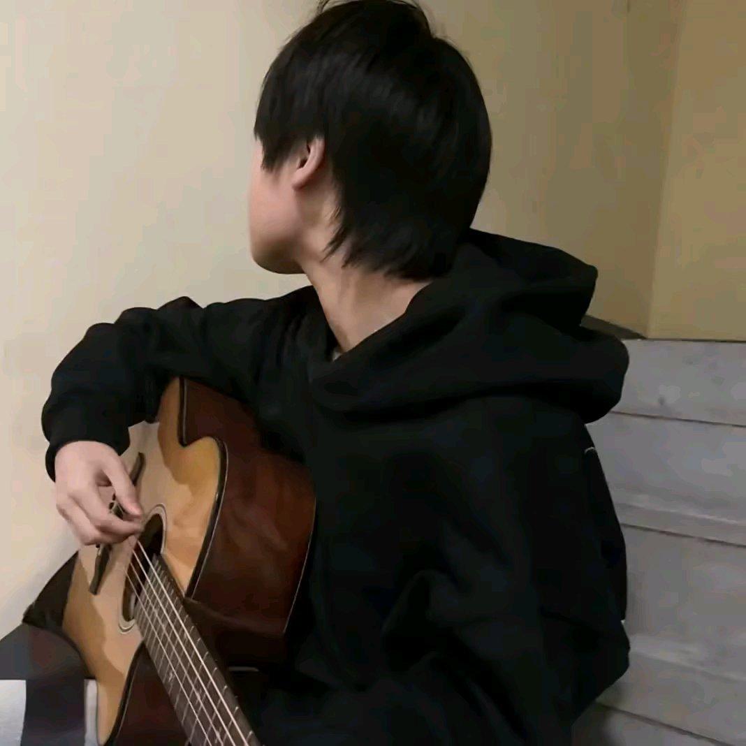 灰色封面